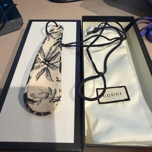 Gucci Black and Cream Floral Shoe Horn with Dust Bag